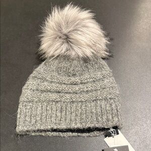 Kyi Kyi Gray Knit Pom-Pom Beanie
